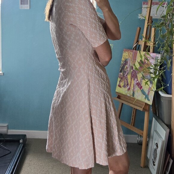Stunning light pink mini fit & flare dress, white geometrical pattern, size UK10 - Picture 4 of 8